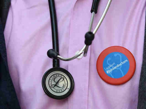 Junior Doctors Stage 24 Hour Strike Across NHS In England